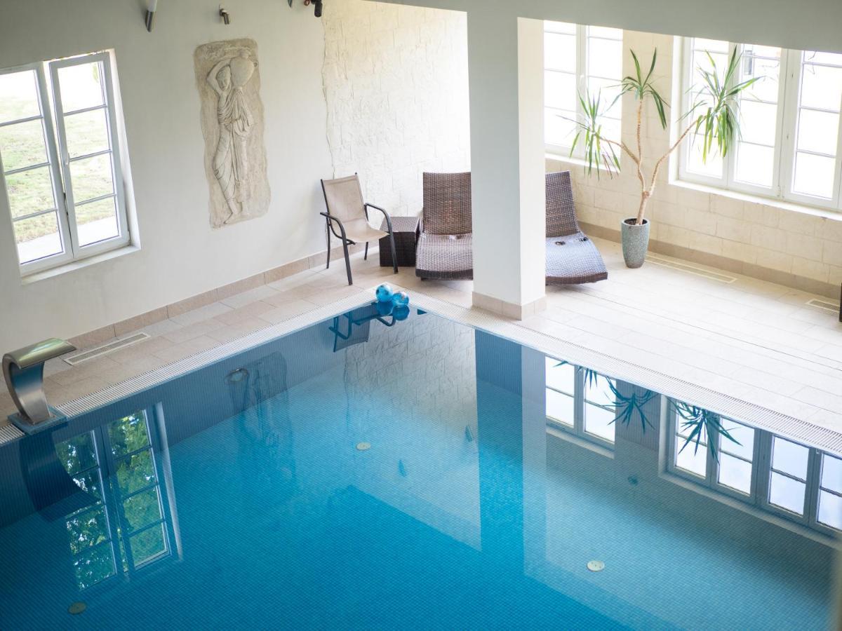 Hotel Sobienie Krolewskie Sobienie Szlacheckie 外观 照片