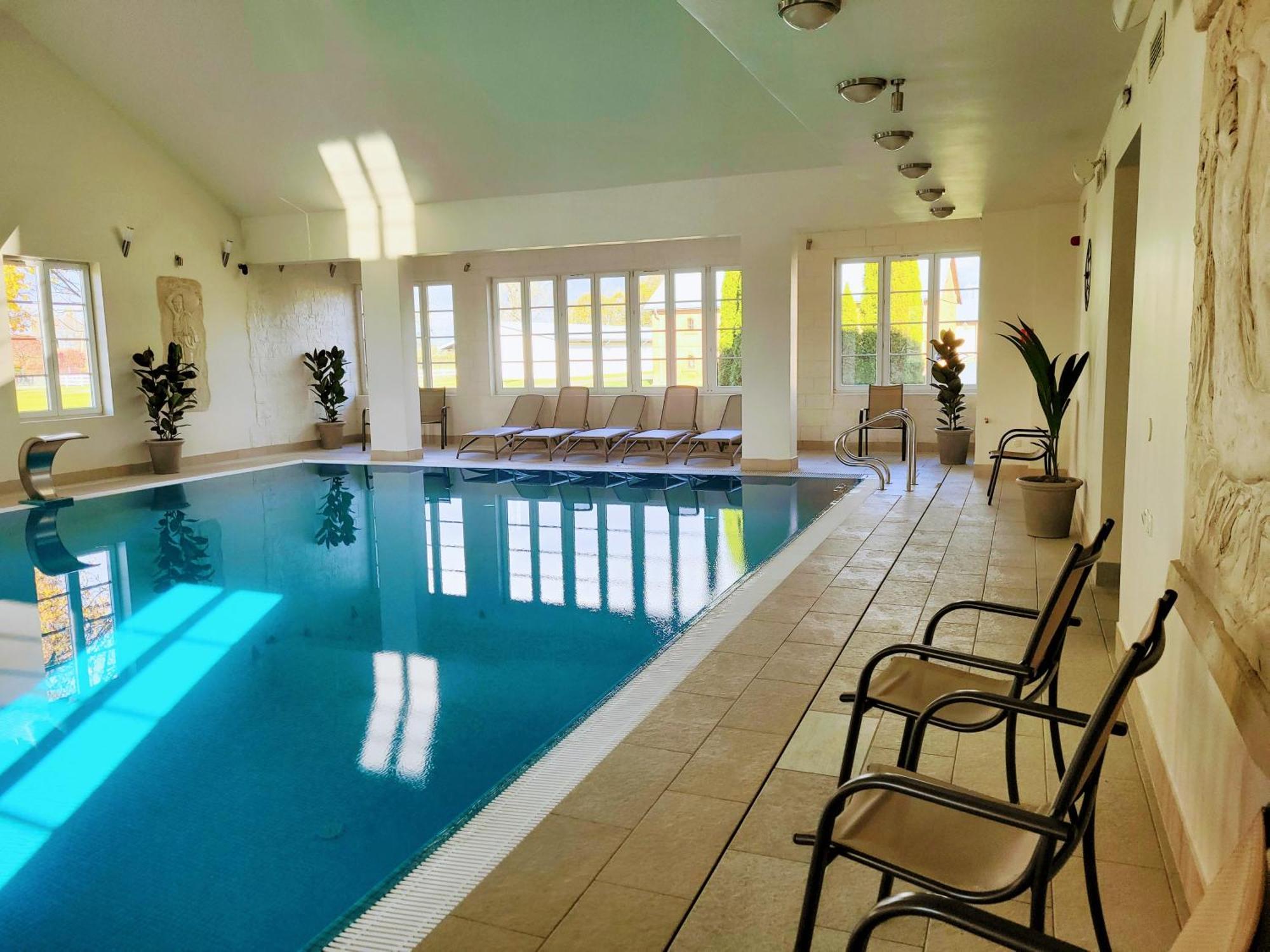 Hotel Sobienie Krolewskie Sobienie Szlacheckie 外观 照片