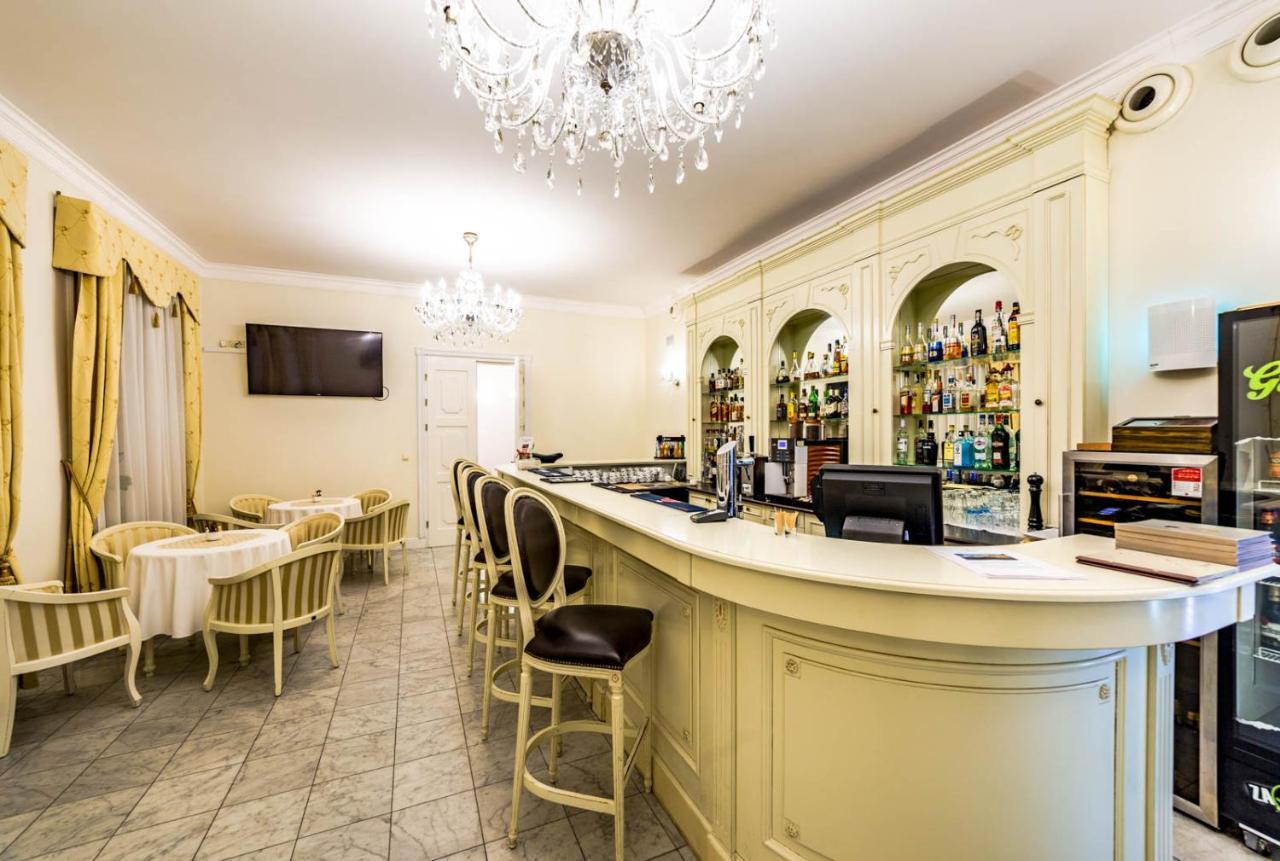 Hotel Sobienie Krolewskie Sobienie Szlacheckie 外观 照片