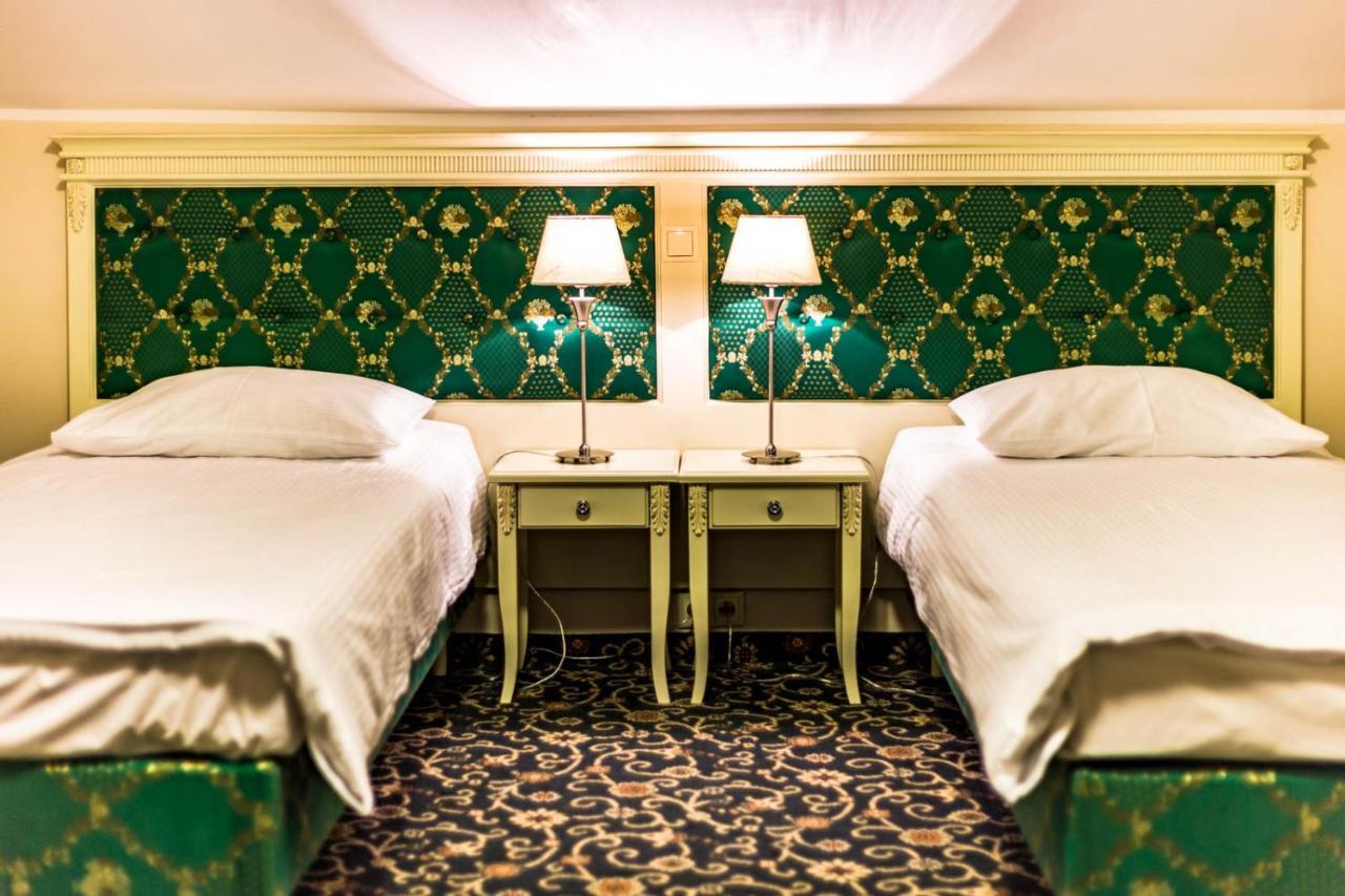 Hotel Sobienie Krolewskie Sobienie Szlacheckie 外观 照片