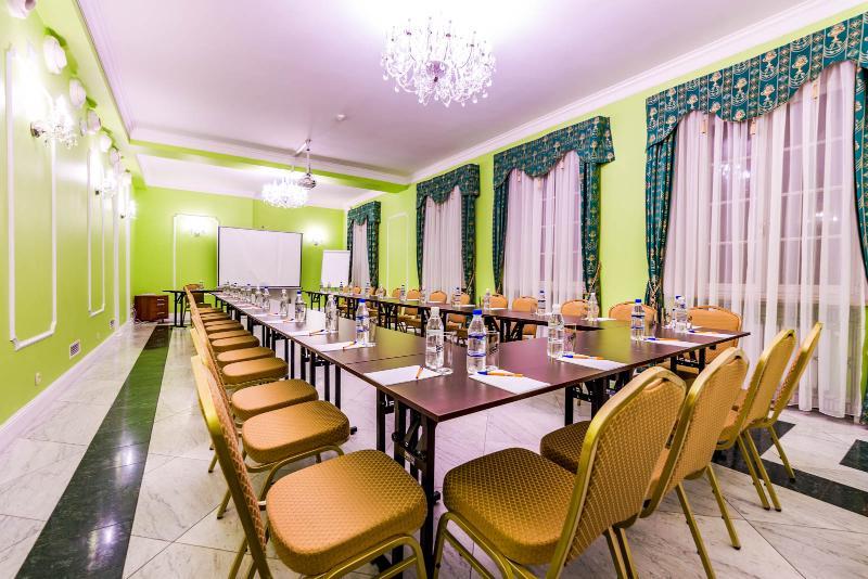 Hotel Sobienie Krolewskie Sobienie Szlacheckie 外观 照片